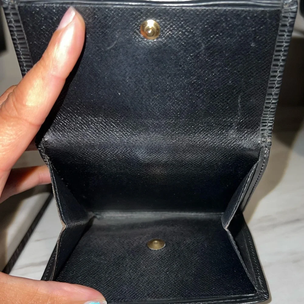 Louis Vuitton Epi Leather Trifold Wallet - Picture 9 of 11